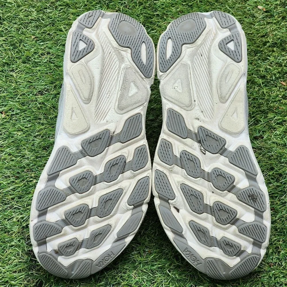 HOKA CLIFTON 9 - Mens Atheltic Shoes - SIZE 9.5D ***no insloes ***